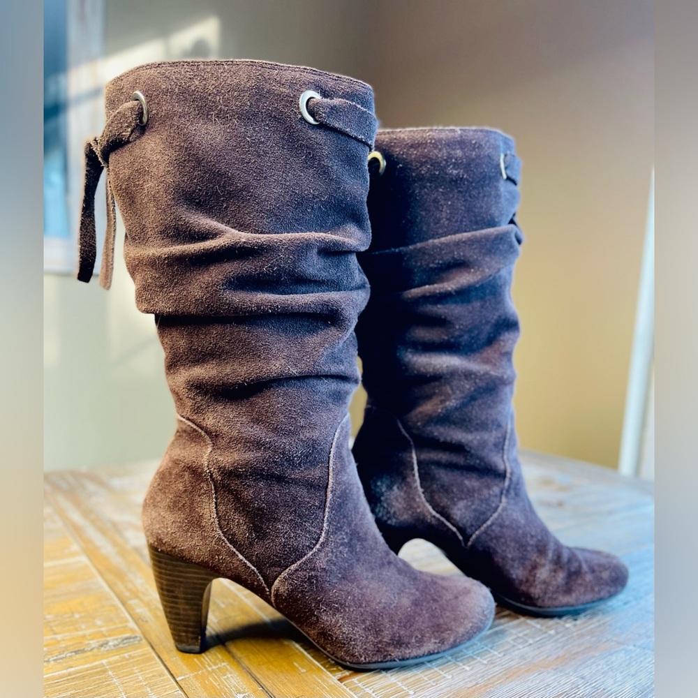 Y2K inspired Connie “Chloe” Brown Suede Slip-On slouch Heeled Boots Size 9